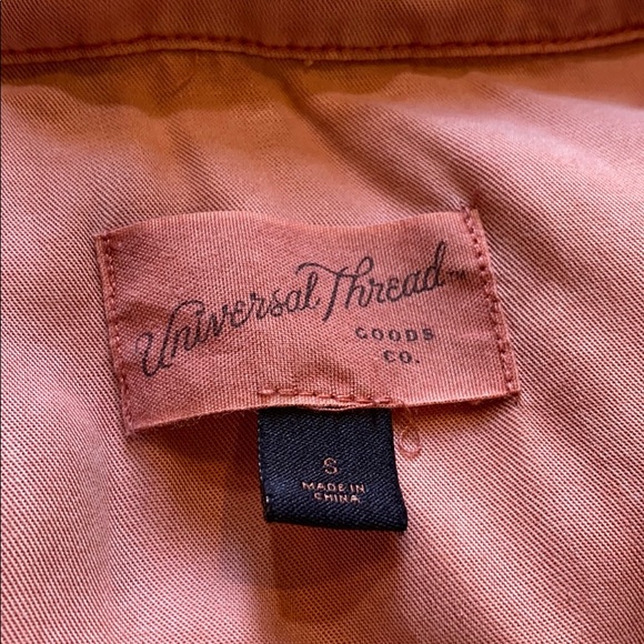 ‼️2 Universal Thread button down blouse ‼️ - Picture 4 of 5
